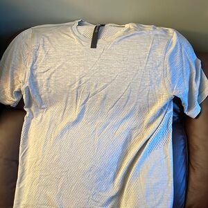 Lululemon mesh shirt brand new men’s medium